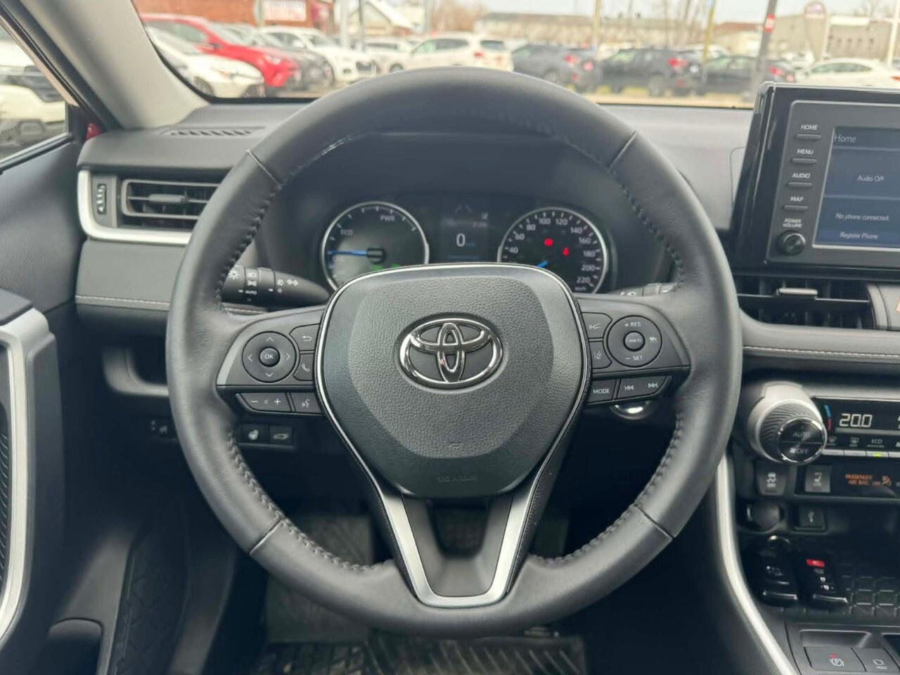 2020 Toyota RAV4 HYBRID XLE   LOW KMS   HEATED SEATS & STEERING WHE Photo