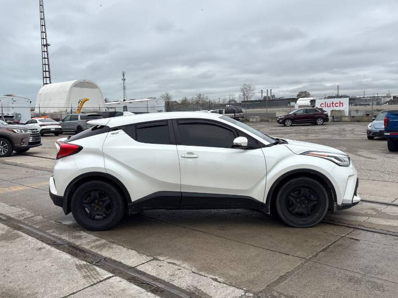 2021 Toyota C-HR No Accidents l XLE Premium l FWD l 2.0L l 4Cyl l Photo