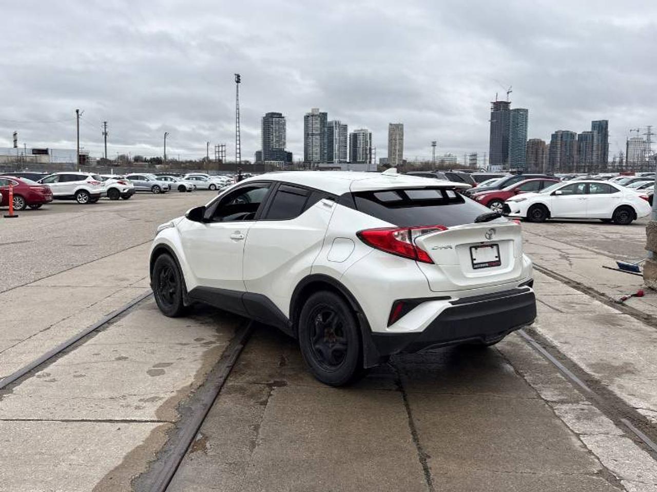 2021 Toyota C-HR No Accidents l XLE Premium l FWD l 2.0L l 4Cyl l Photo