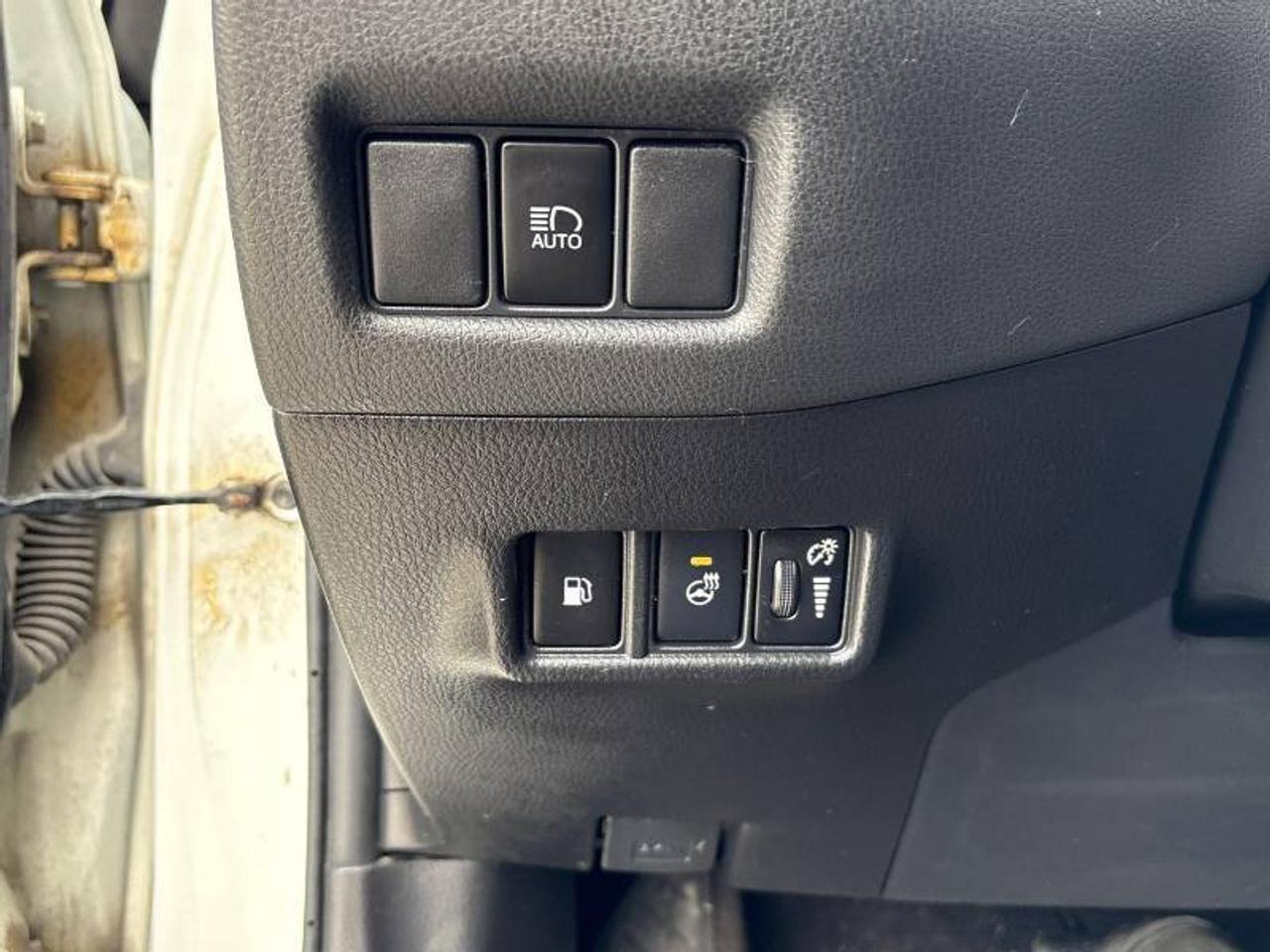 2021 Toyota C-HR No Accidents l XLE Premium l FWD l 2.0L l 4Cyl l Photo