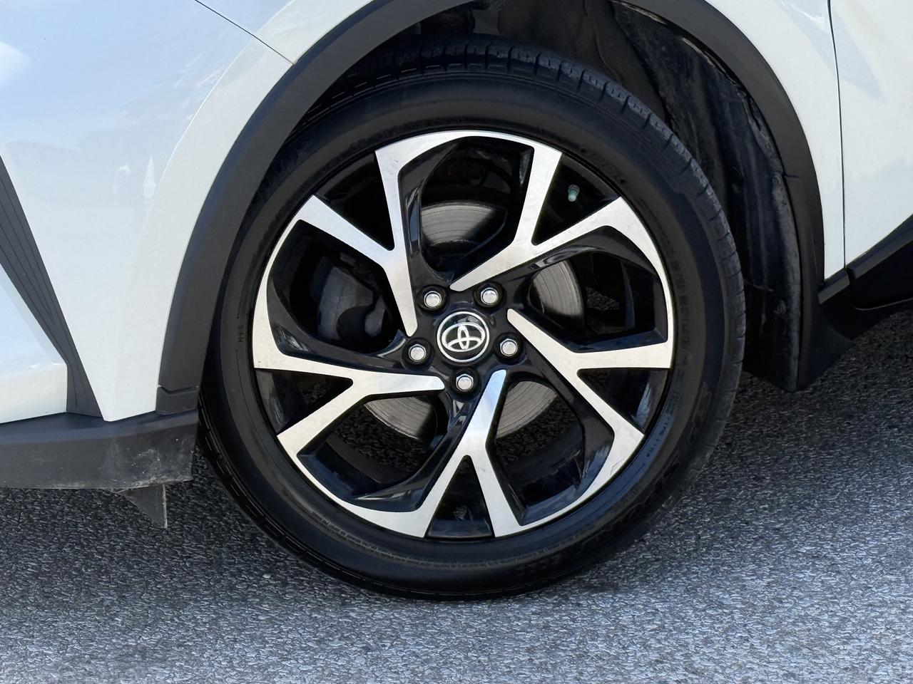 2021 Toyota C-HR No Accidents l XLE Premium l FWD l 2 Wheel Sets Photo