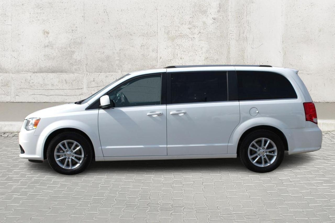 2020 Dodge Grand Caravan GRAND SXT Photo2