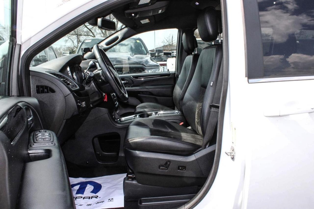 2020 Dodge Grand Caravan GRAND SXT Photo