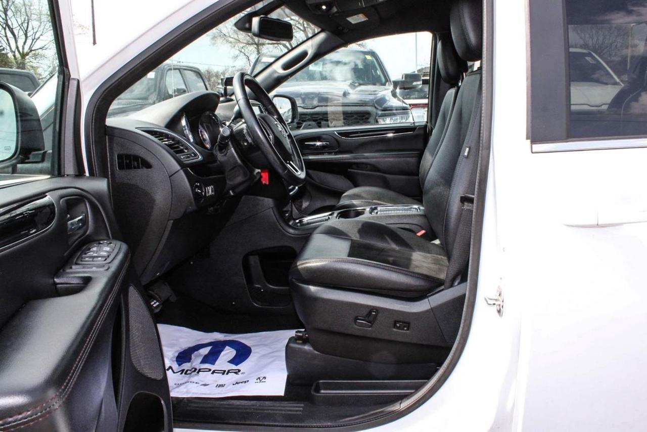 2020 Dodge Grand Caravan GRAND SXT Photo