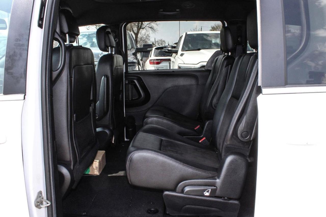 2020 Dodge Grand Caravan GRAND SXT Photo