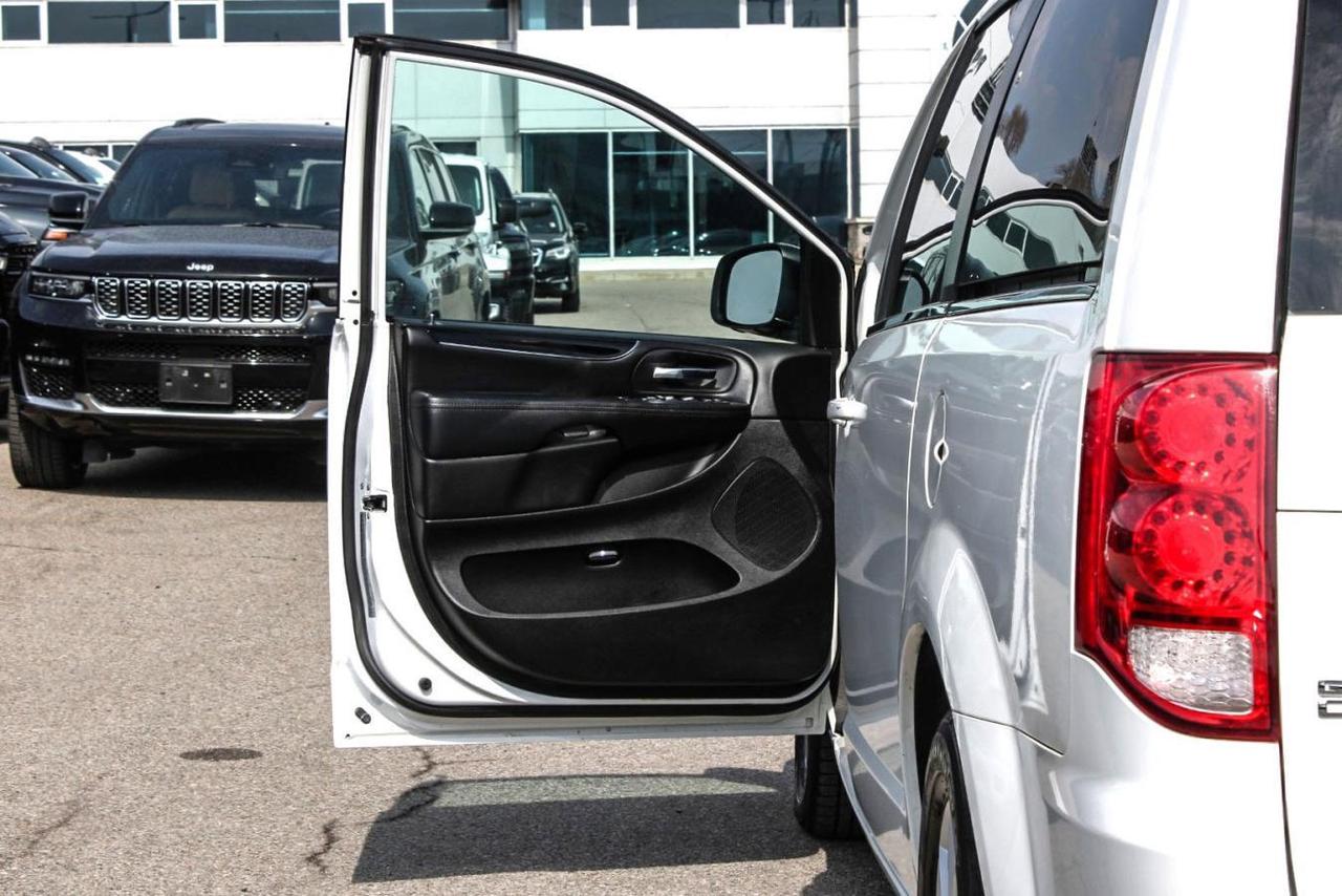 2020 Dodge Grand Caravan GRAND SXT Photo