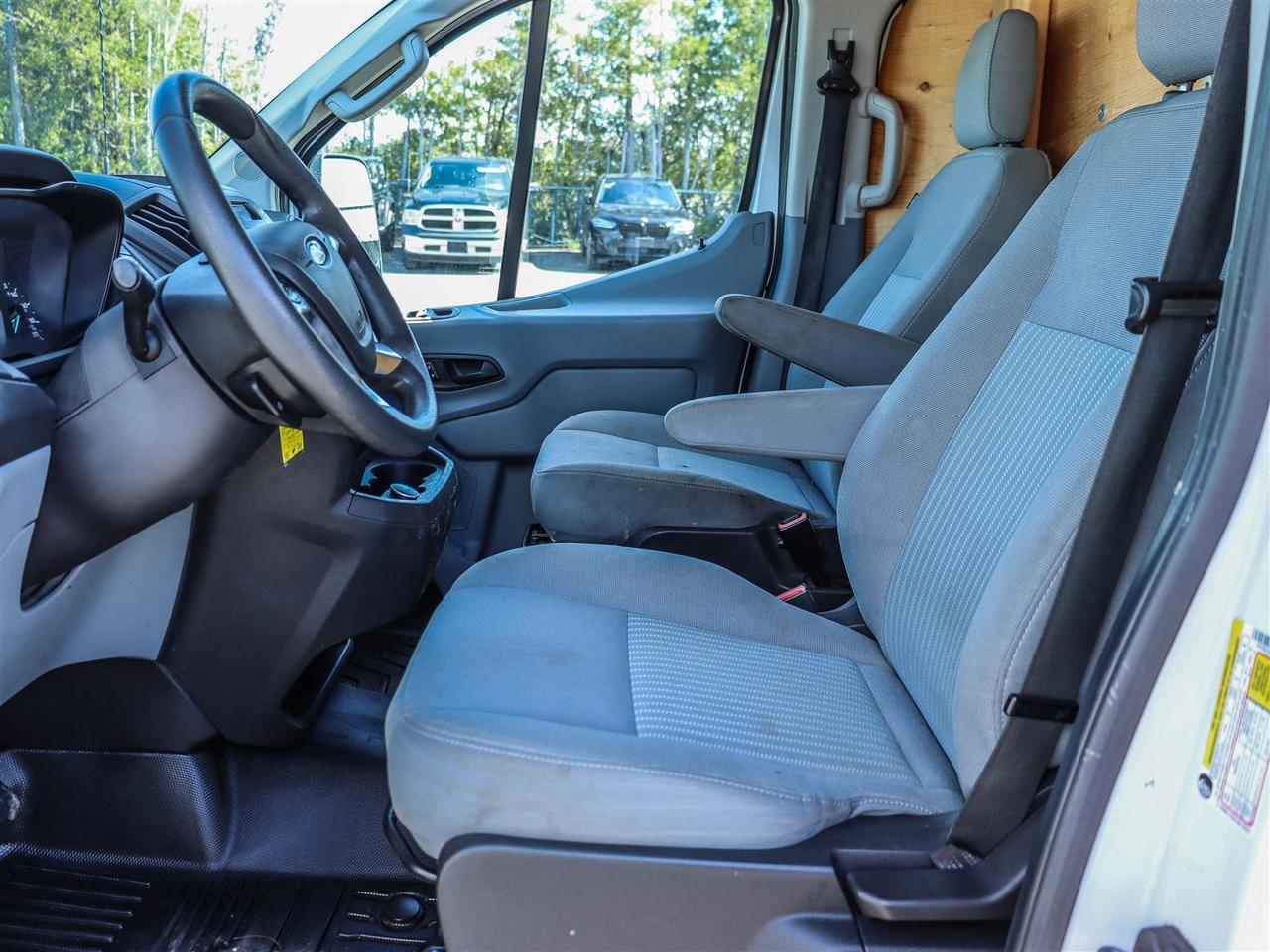 2017 Ford Transit-250 T-250 130" Low Rf Photo