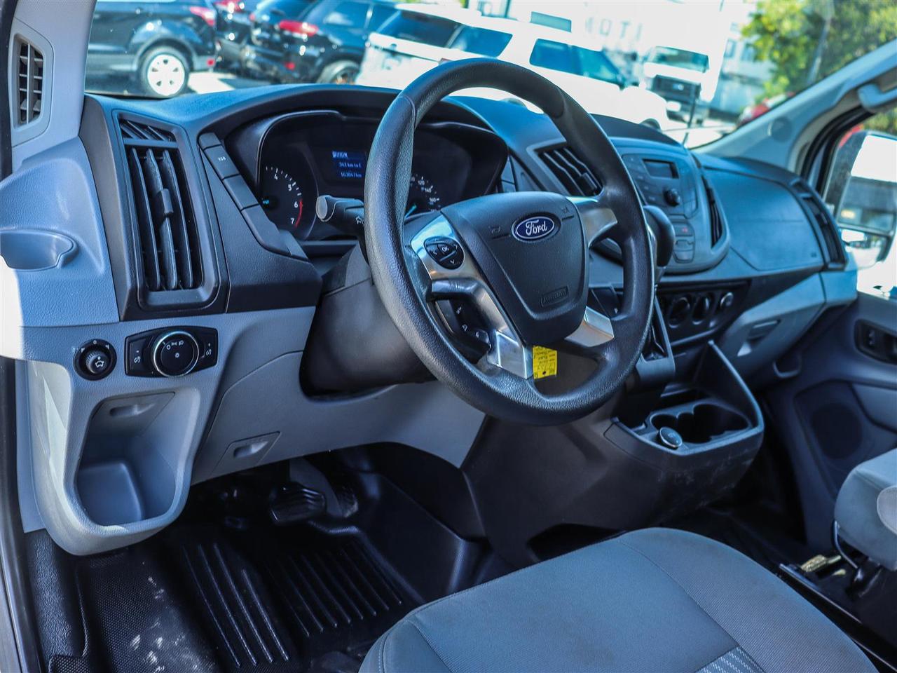 2017 Ford Transit-250 T-250 130" Low Rf Photo