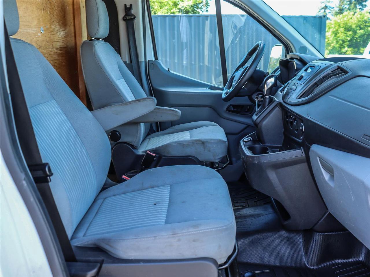 2017 Ford Transit-250 T-250 130" Low Rf Photo