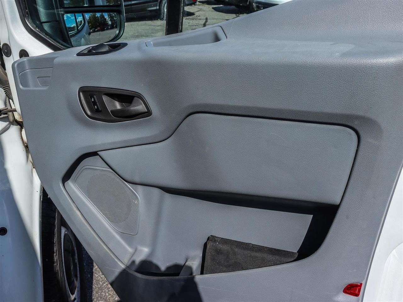 2017 Ford Transit-250 T-250 130" Low Rf Photo