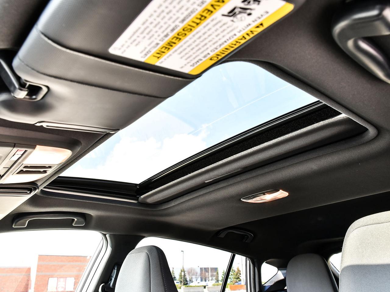 2024 Subaru Crosstrek ONYX   AWD   ONE OWNER   SUNROOF   CARPLAY   CAM Photo