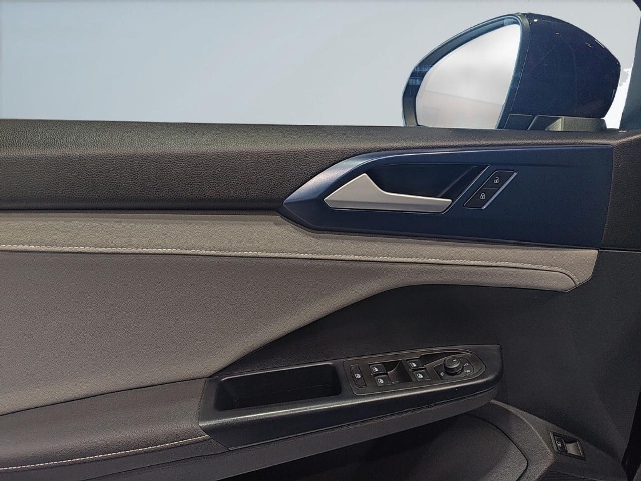 2024 Volkswagen Taos Comfortline / Clean Carfax / Sunroof / Heated Seat Photo