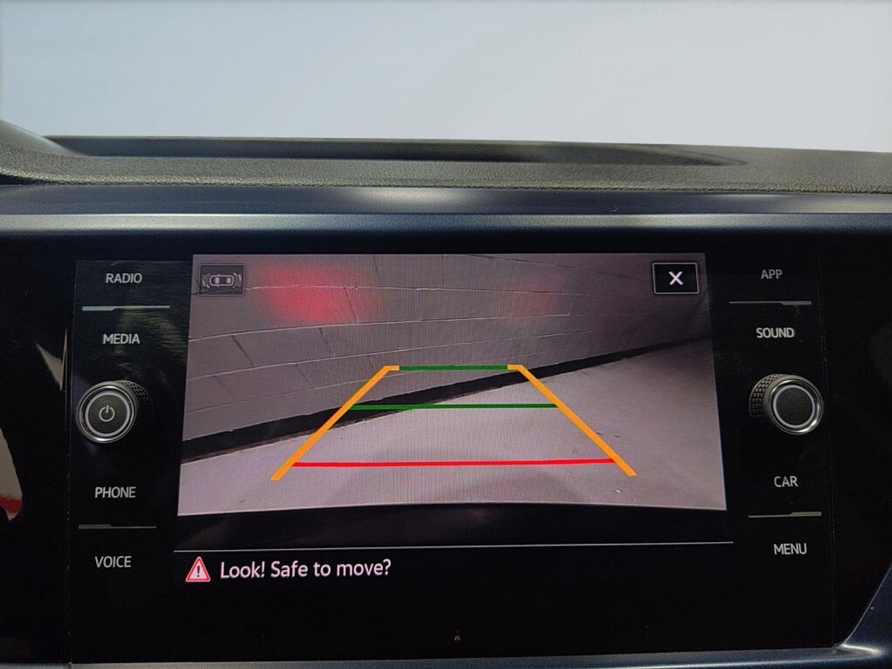 2024 Volkswagen Taos Comfortline / Clean Carfax / Sunroof / Heated Seat Photo