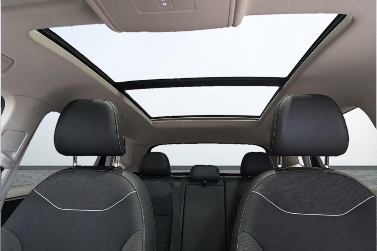 2024 Volkswagen Taos Comfortline / Clean Carfax / Sunroof / Heated Seat Photo