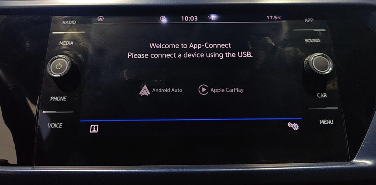 2024 Volkswagen Taos Comfortline / Clean Carfax / Sunroof / Heated Seat Photo