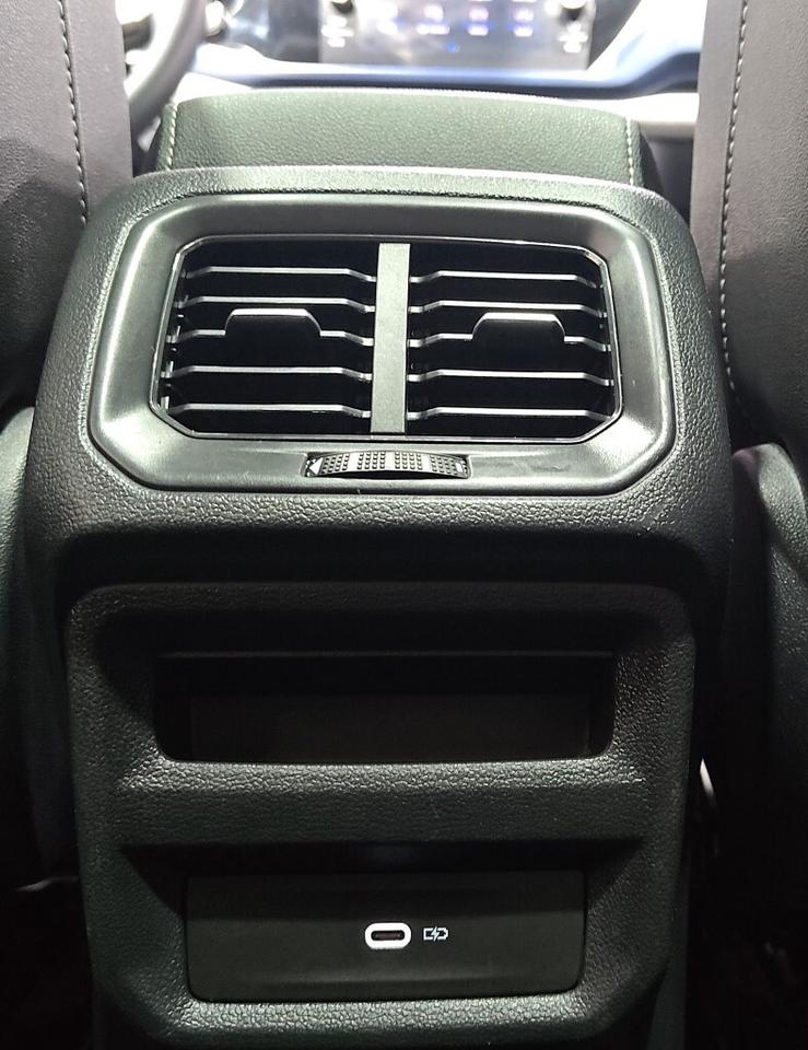 2024 Volkswagen Taos Comfortline / Clean Carfax / Sunroof / Heated Seat Photo