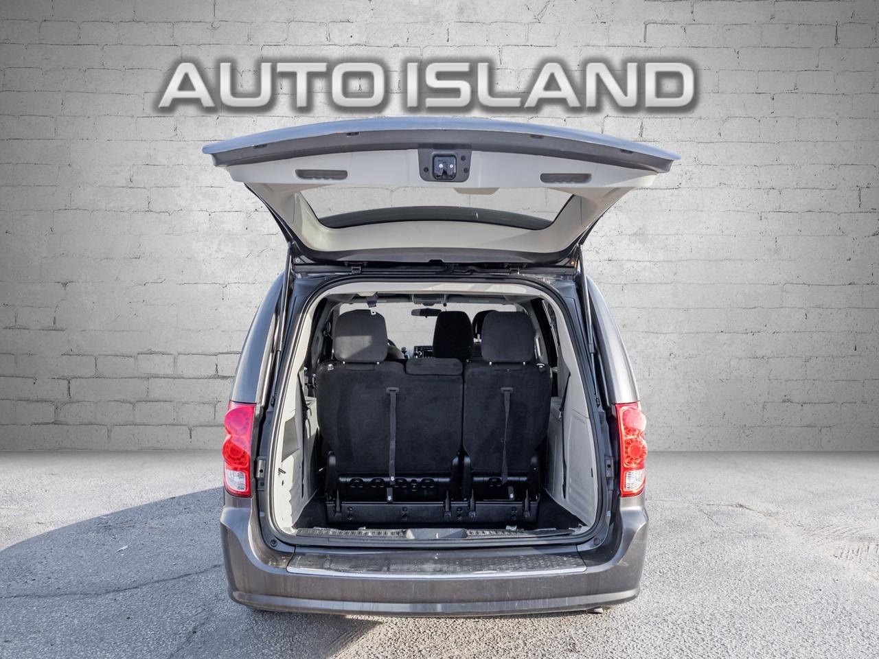 2016 Dodge Grand Caravan CANADA VALUE PACKAGE Photo