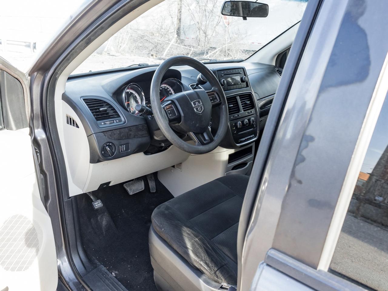 2016 Dodge Grand Caravan CANADA VALUE PACKAGE Photo
