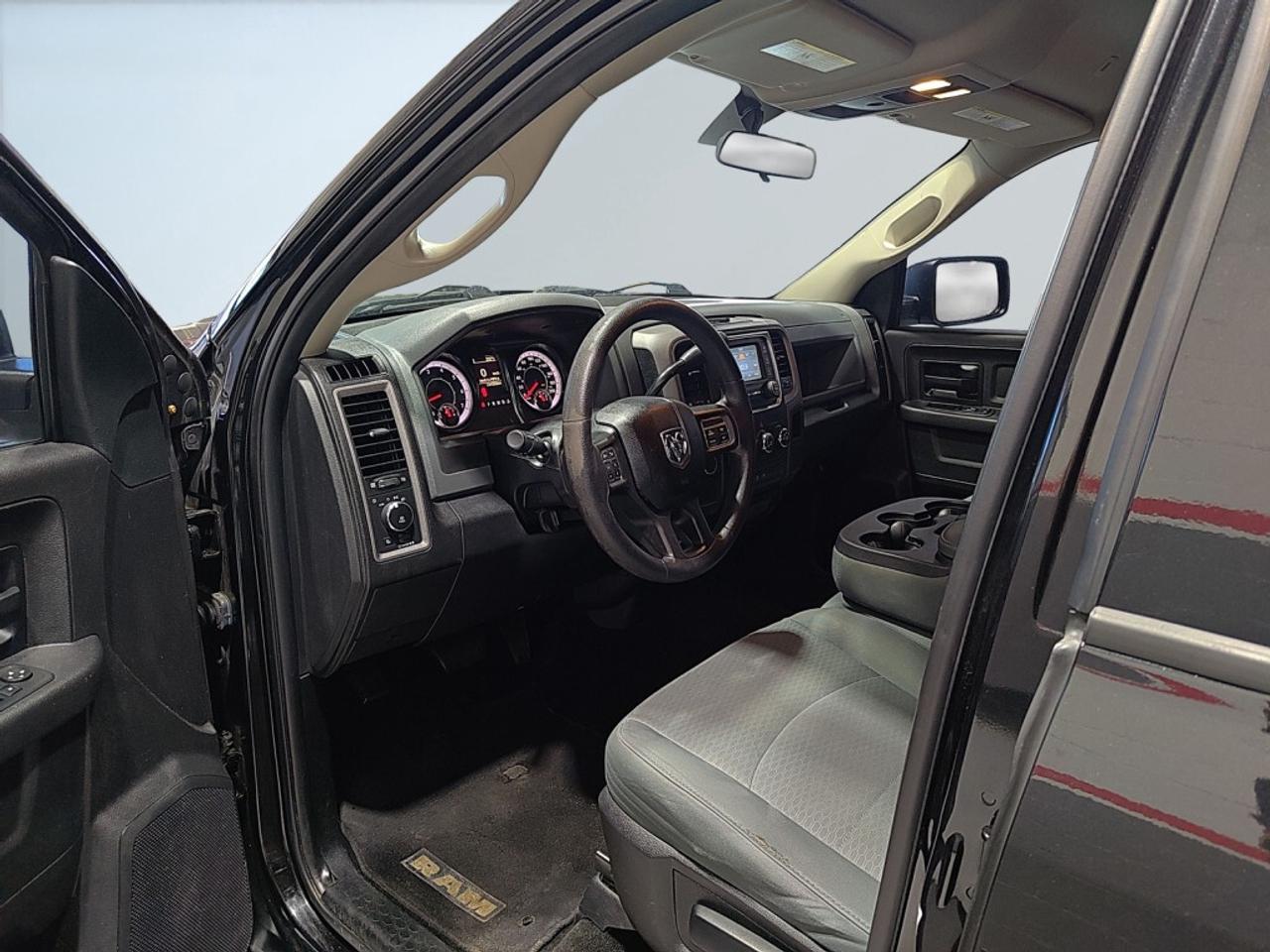 2017 RAM 1500 Blackout Express   One Owner   No Accidents   Runn Photo