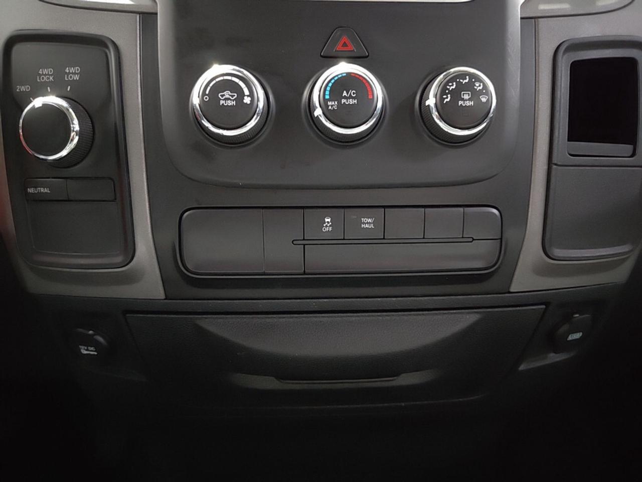 2017 RAM 1500 Blackout Express   One Owner   No Accidents   Runn Photo