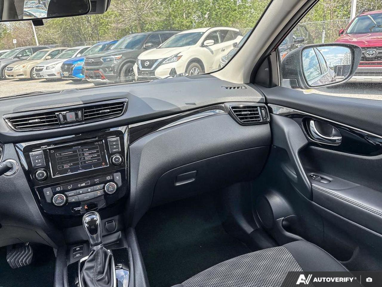 2023 Nissan Qashqai SV AWD   Apple Car Play   Android Auto   Heated Se Photo