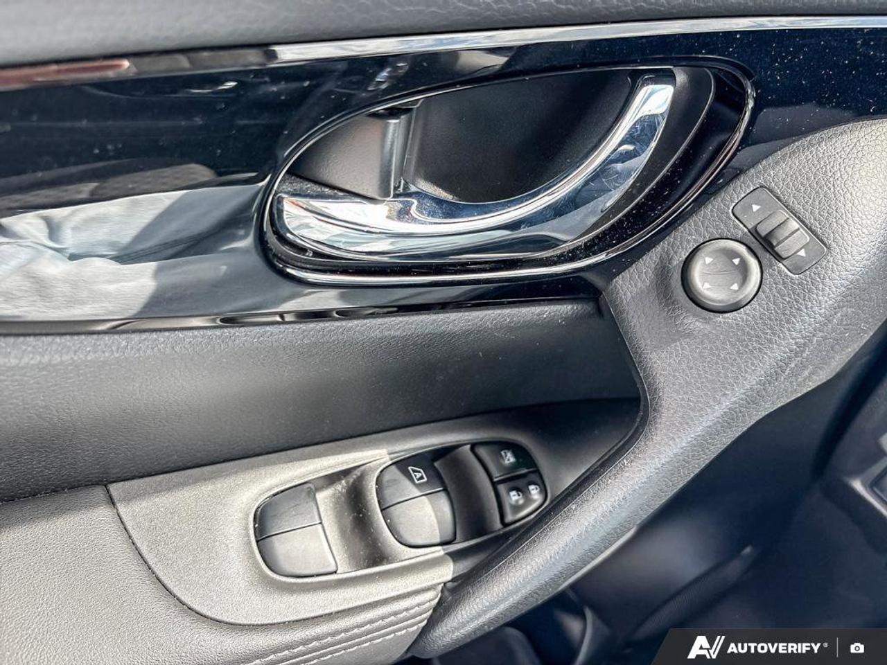 2023 Nissan Qashqai SV AWD   Apple Car Play   Android Auto   Heated Se Photo