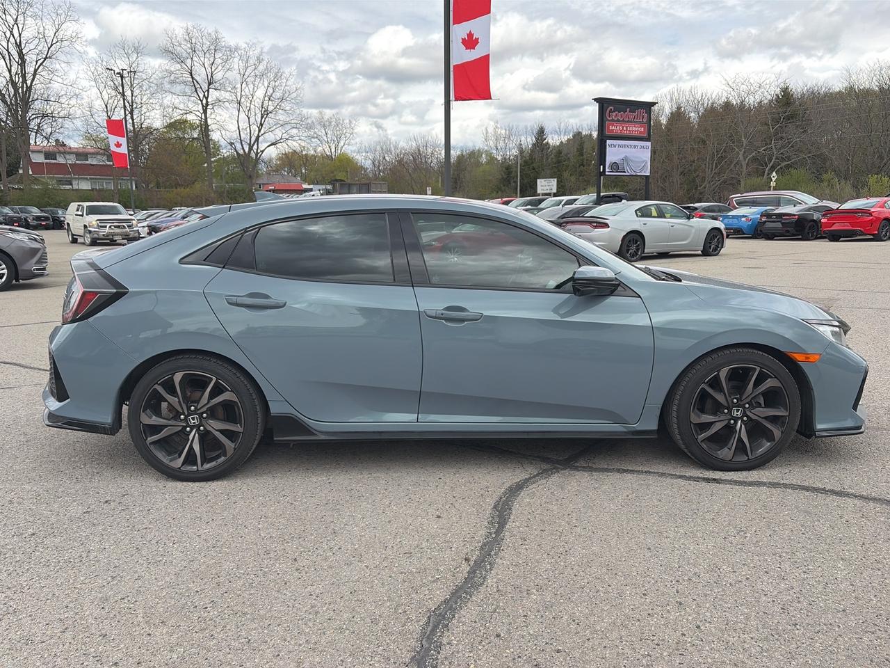 2018 Honda Civic Hatchback SPORT TOURING, REMOTE START, SUNROOF, LEATHER! Photo