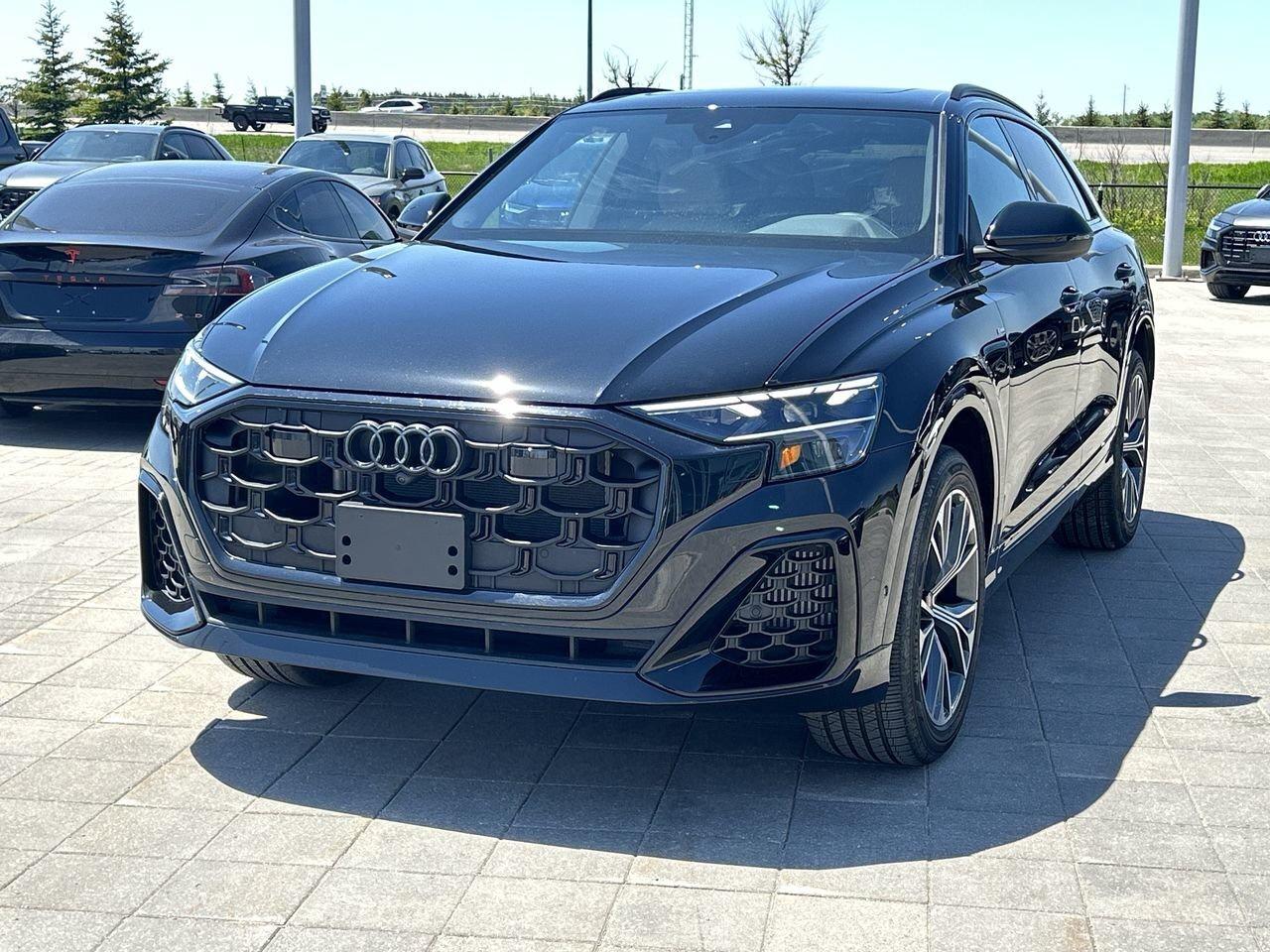 2025 Audi Q8 Progressiv 55 TFSI   Black Optics Package Photo