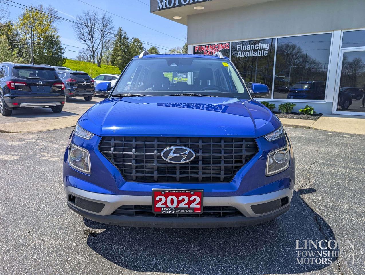 2022 Hyundai Venue Preferred- CLEAN CARFAX, RMT START, LOW KM & MORE! Photo2