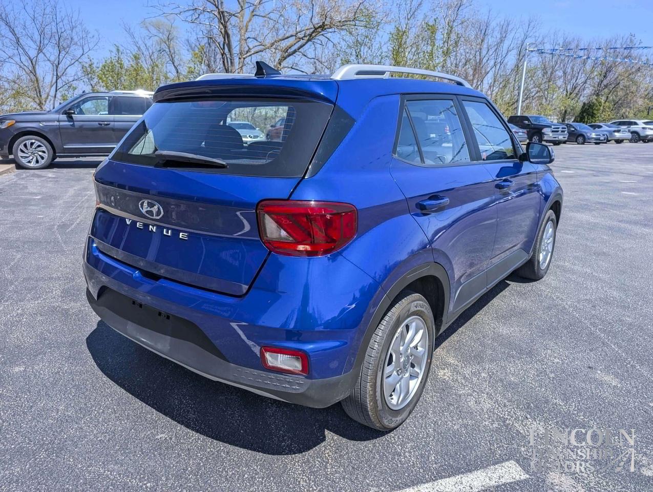 2022 Hyundai Venue Preferred- CLEAN CARFAX, RMT START, LOW KM & MORE! Photo