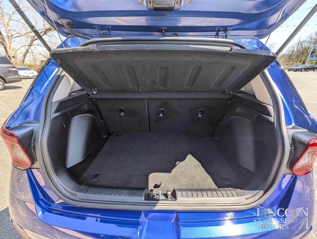 2022 Hyundai Venue Preferred- CLEAN CARFAX, RMT START, LOW KM & MORE! Photo