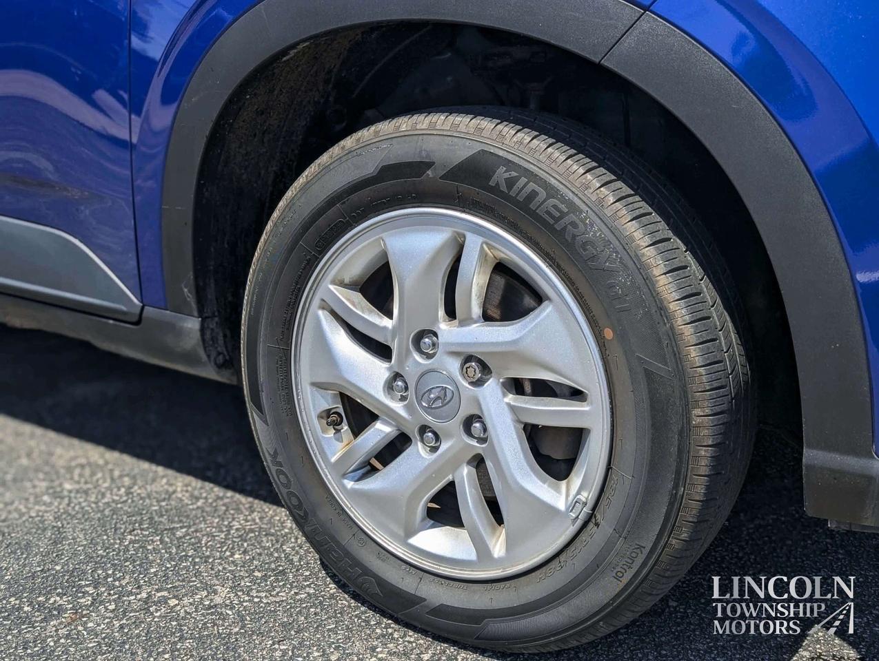 2022 Hyundai Venue Preferred- CLEAN CARFAX, RMT START, LOW KM & MORE! Photo