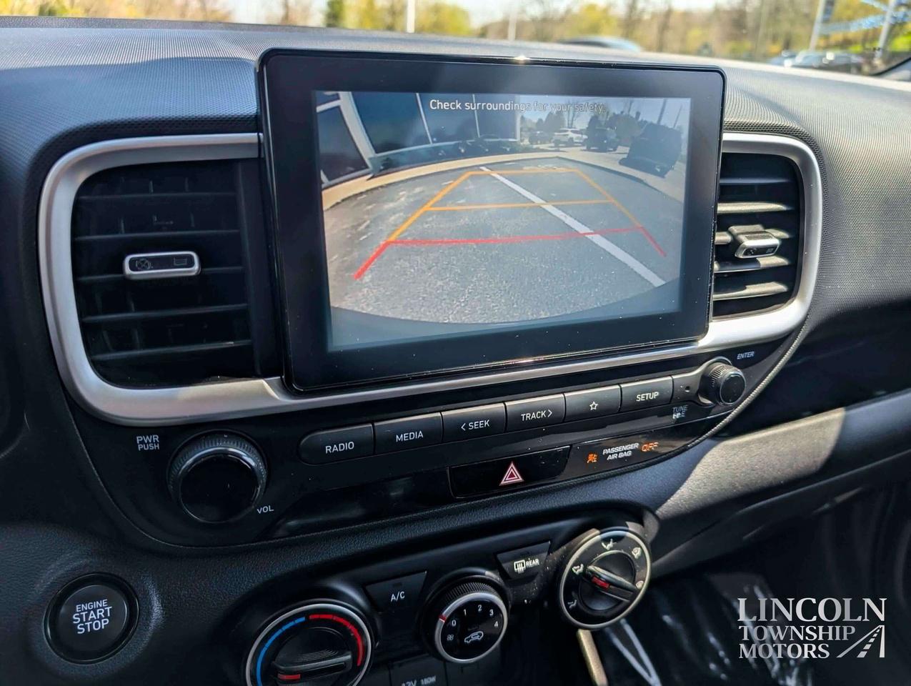2022 Hyundai Venue Preferred- CLEAN CARFAX, RMT START, LOW KM & MORE! Photo