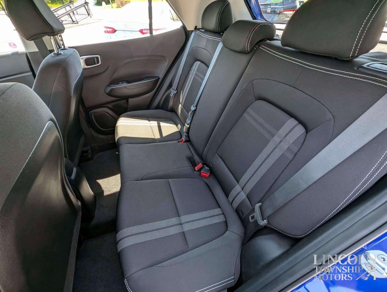 2022 Hyundai Venue Preferred- CLEAN CARFAX, RMT START, LOW KM & MORE! Photo