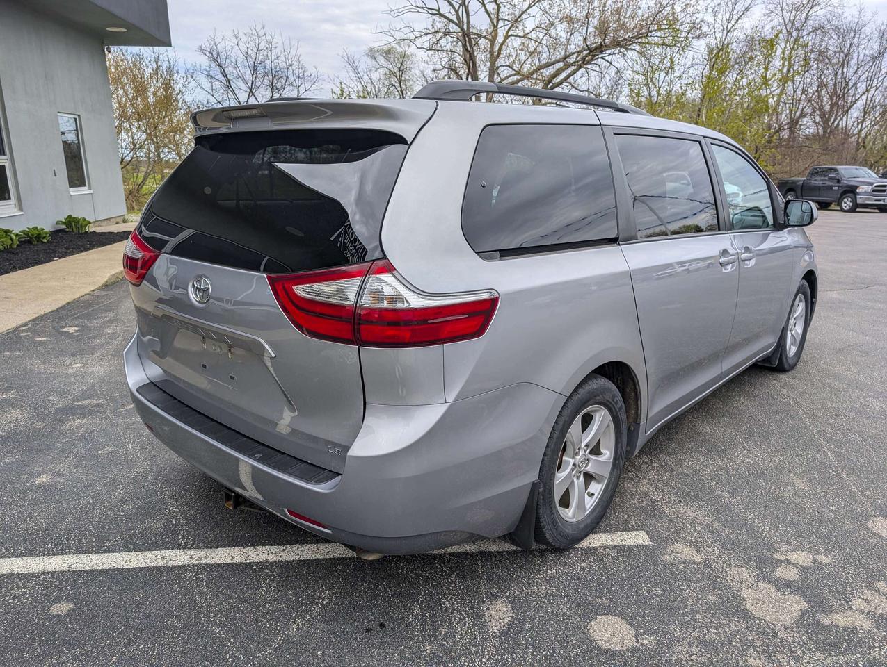 2017 Toyota Sienna 7 PASSENGER Photo
