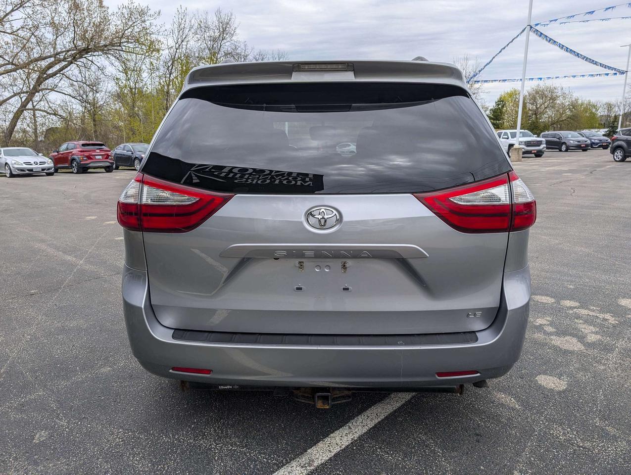 2017 Toyota Sienna 7 PASSENGER Photo