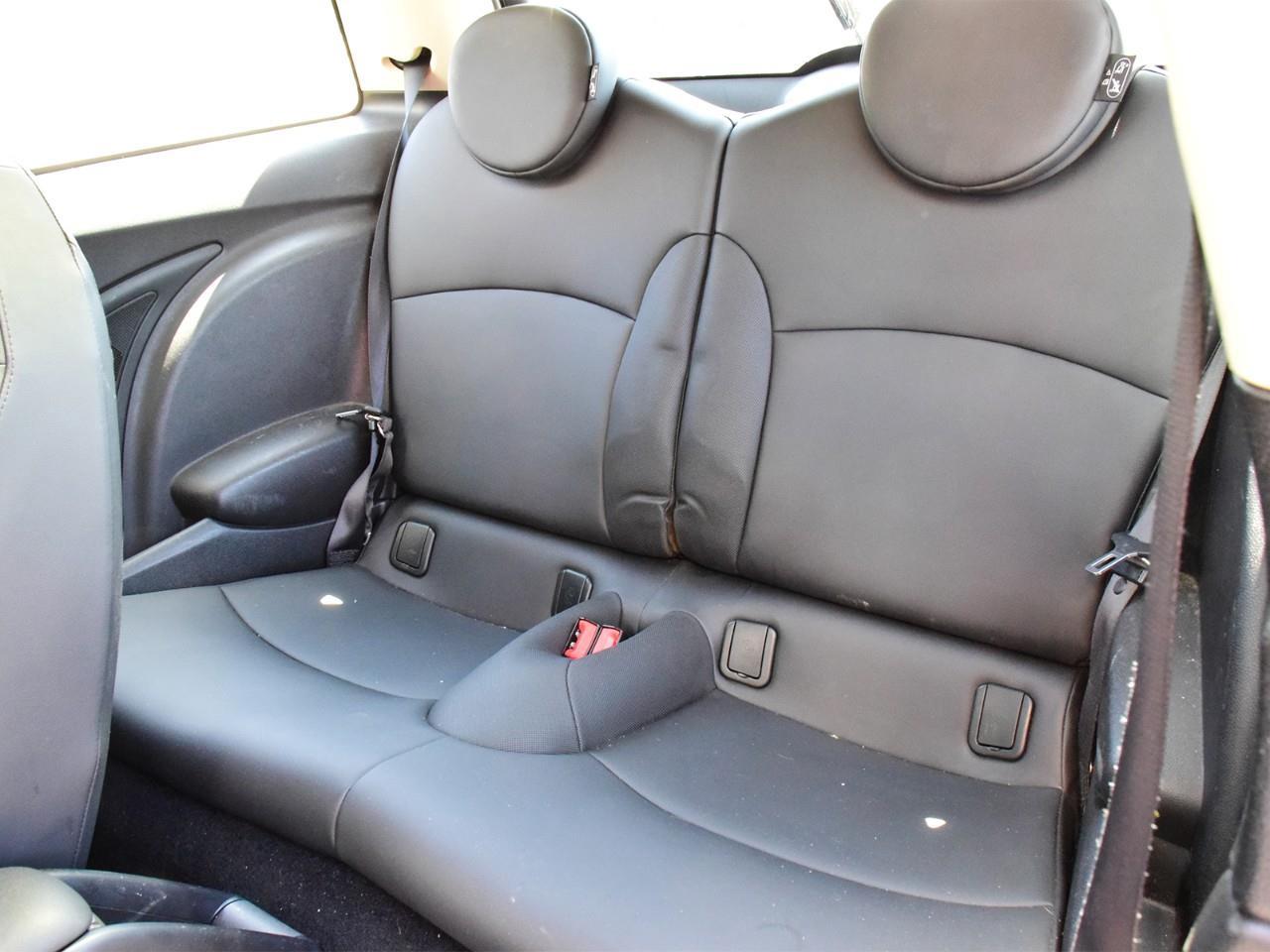 2013 MINI Hatch Cooper 2dr Photo