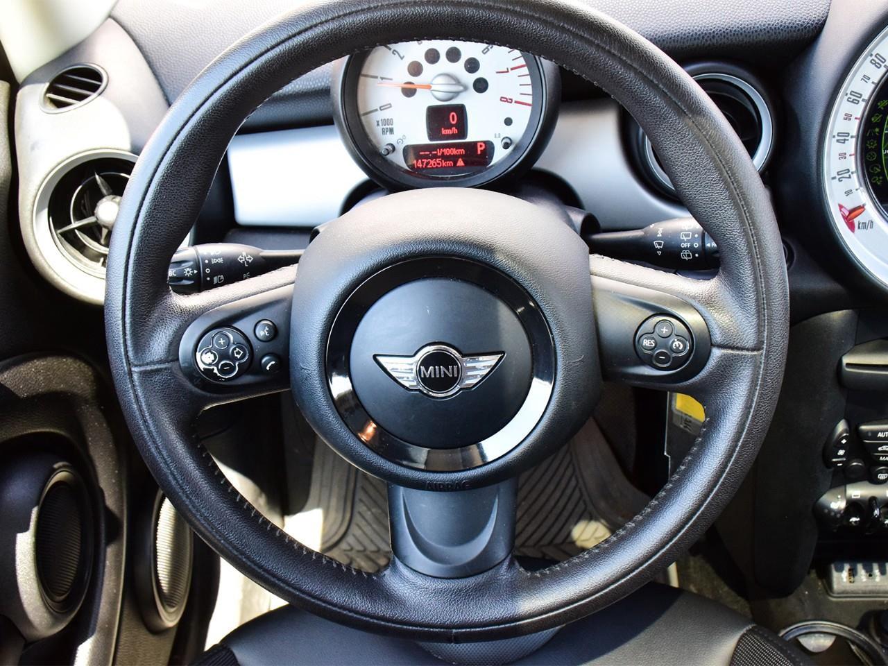 2013 MINI Hatch Cooper 2dr Photo