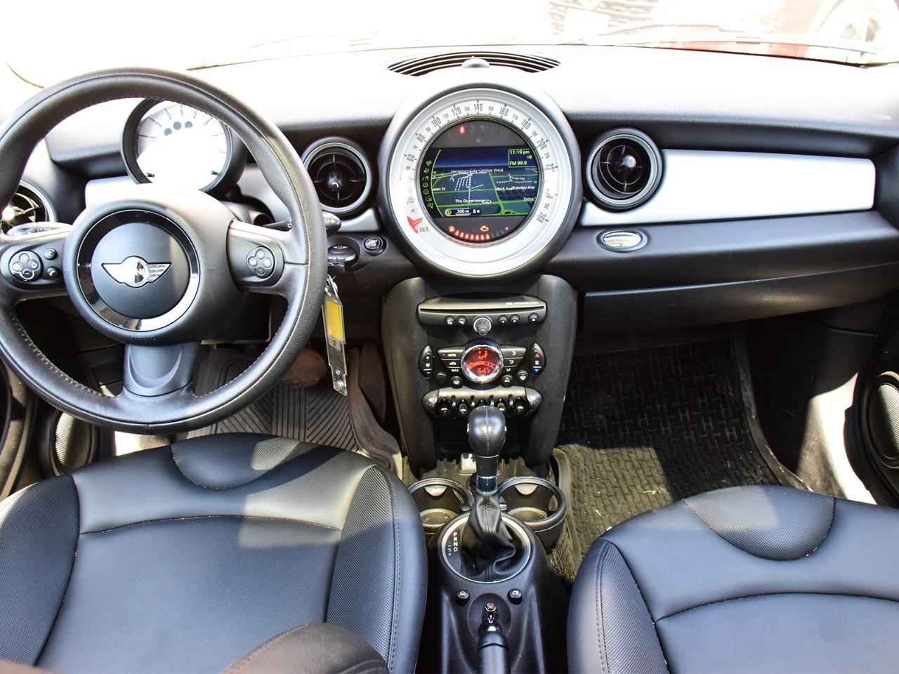 2013 MINI Hatch Cooper 2dr Photo