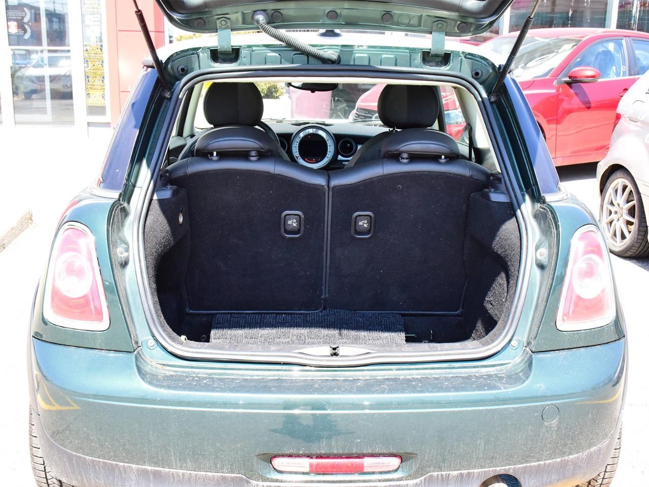 2013 MINI Hatch Cooper 2dr Photo