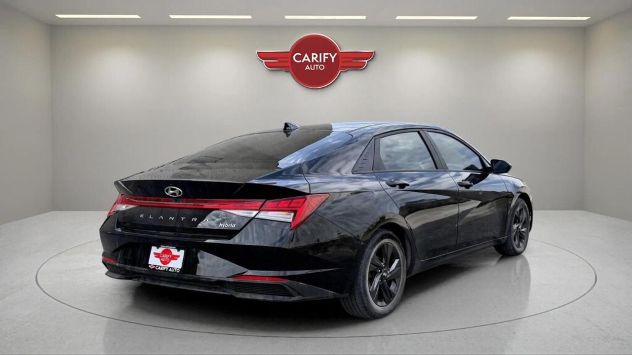 2022 Hyundai Elantra Hybrid Preferred Photo