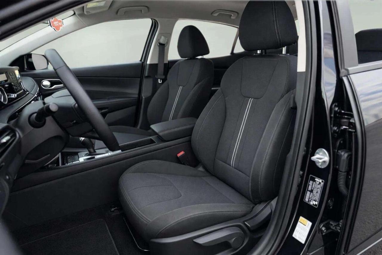 2022 Hyundai Elantra Hybrid Preferred Photo