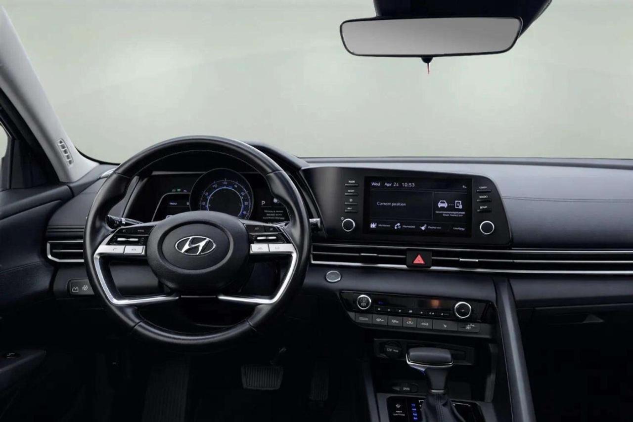 2022 Hyundai Elantra Hybrid Preferred Photo