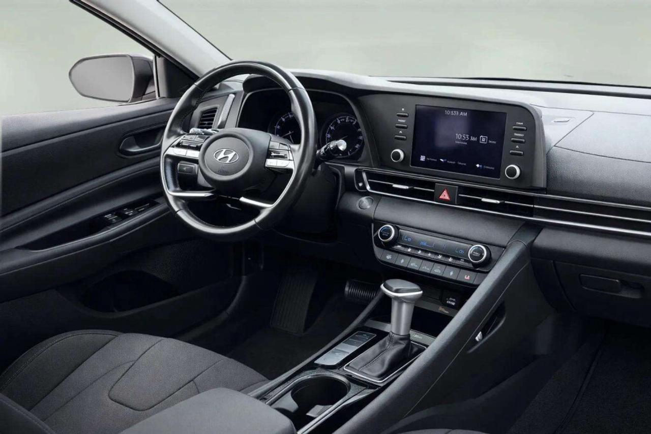 2022 Hyundai Elantra Hybrid Preferred Photo