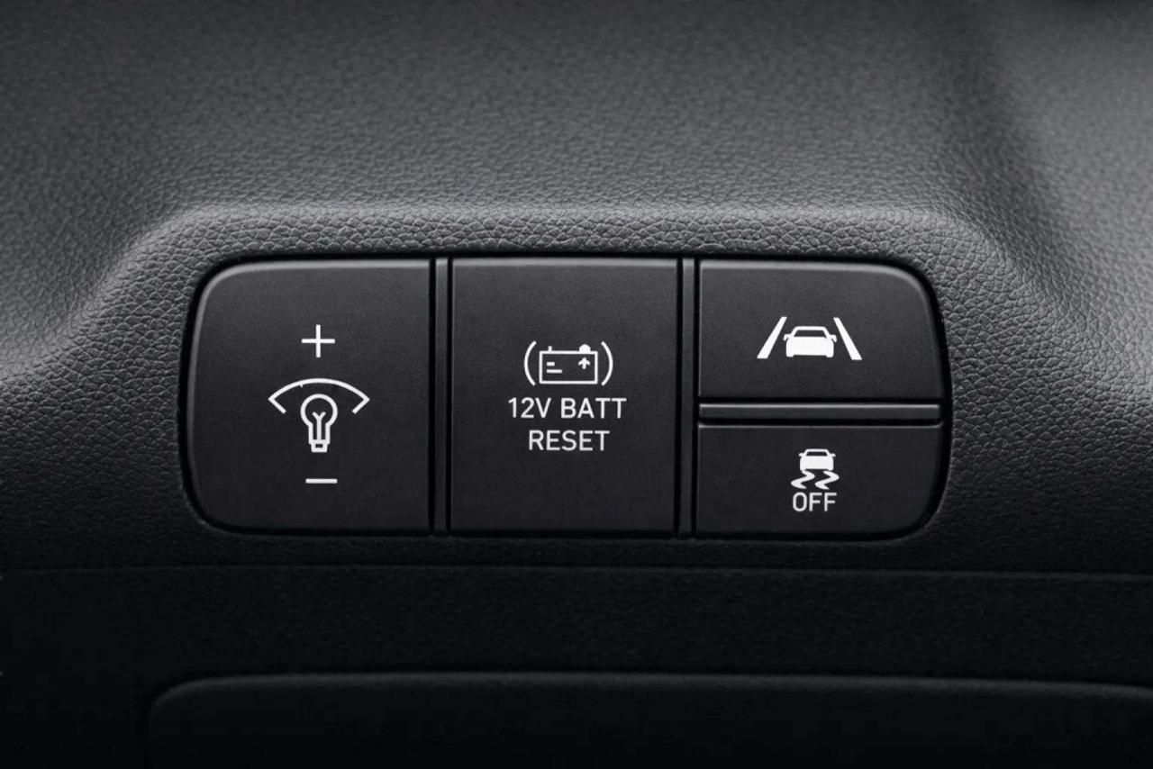 2022 Hyundai Elantra Hybrid Preferred Photo