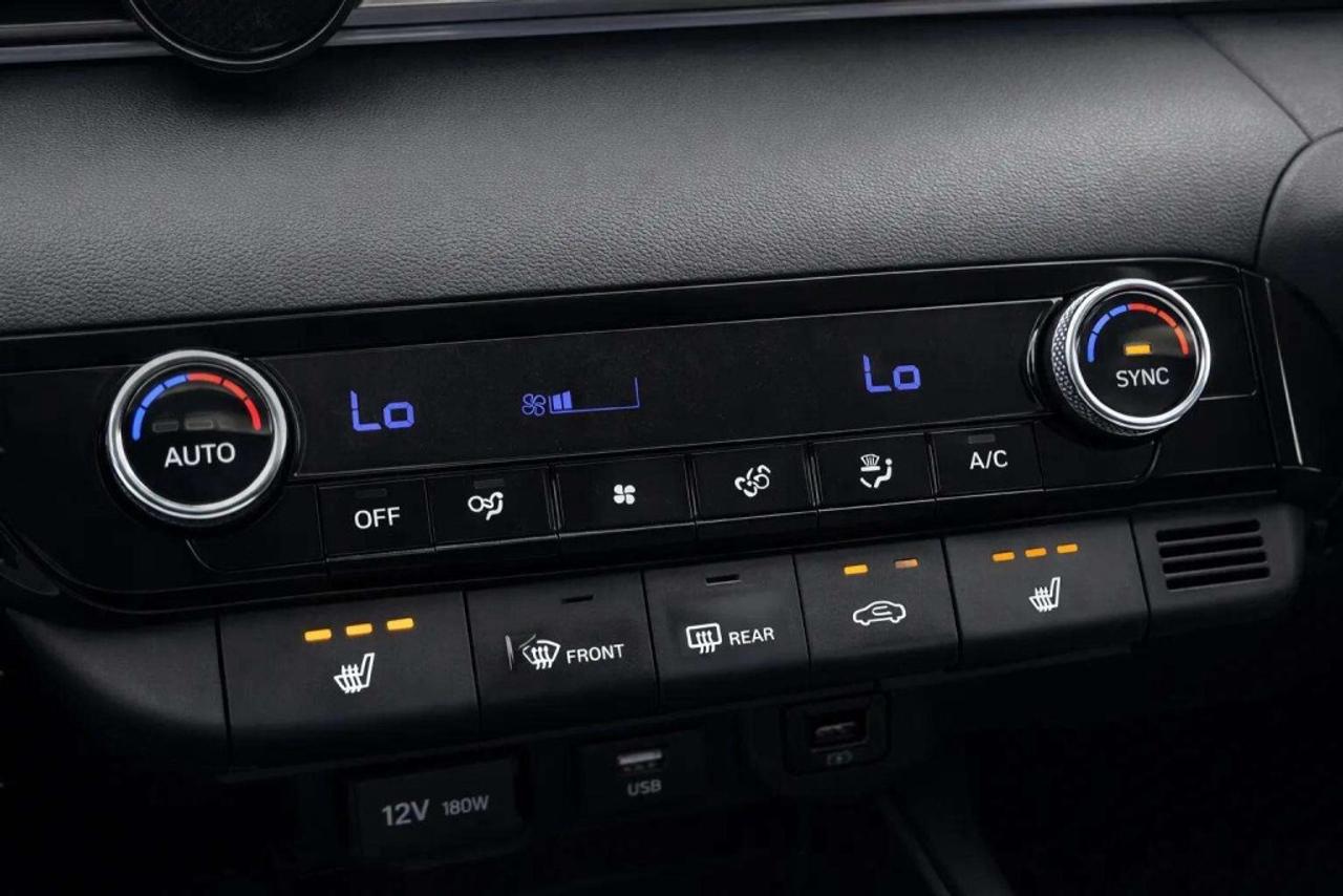 2022 Hyundai Elantra Hybrid Preferred Photo