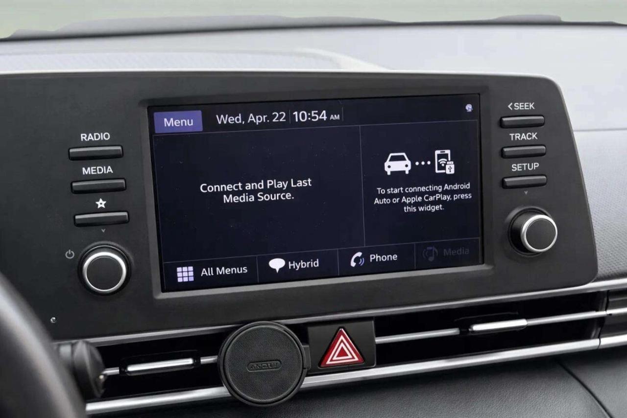 2022 Hyundai Elantra Hybrid Preferred Photo