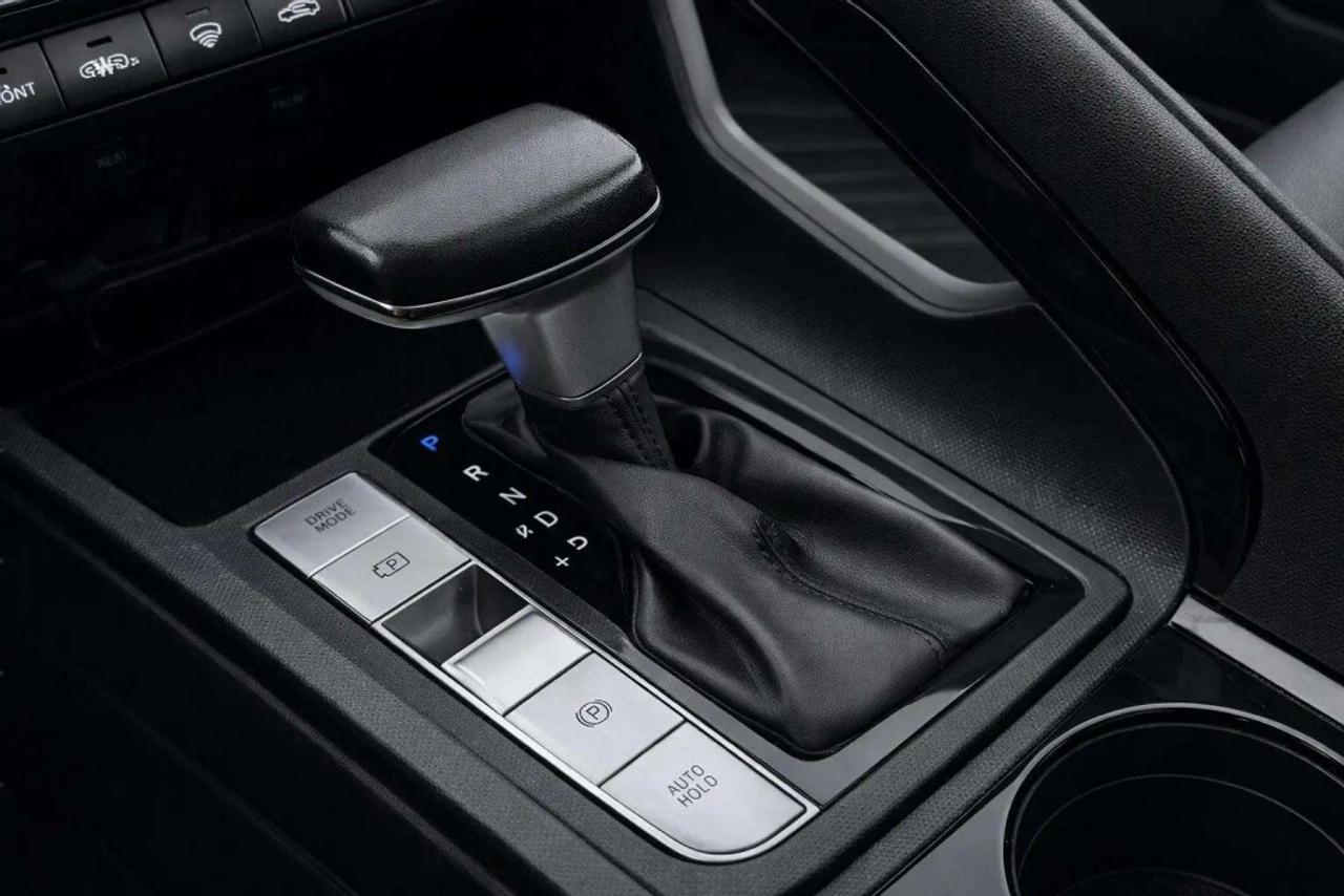 2022 Hyundai Elantra Hybrid Preferred Photo