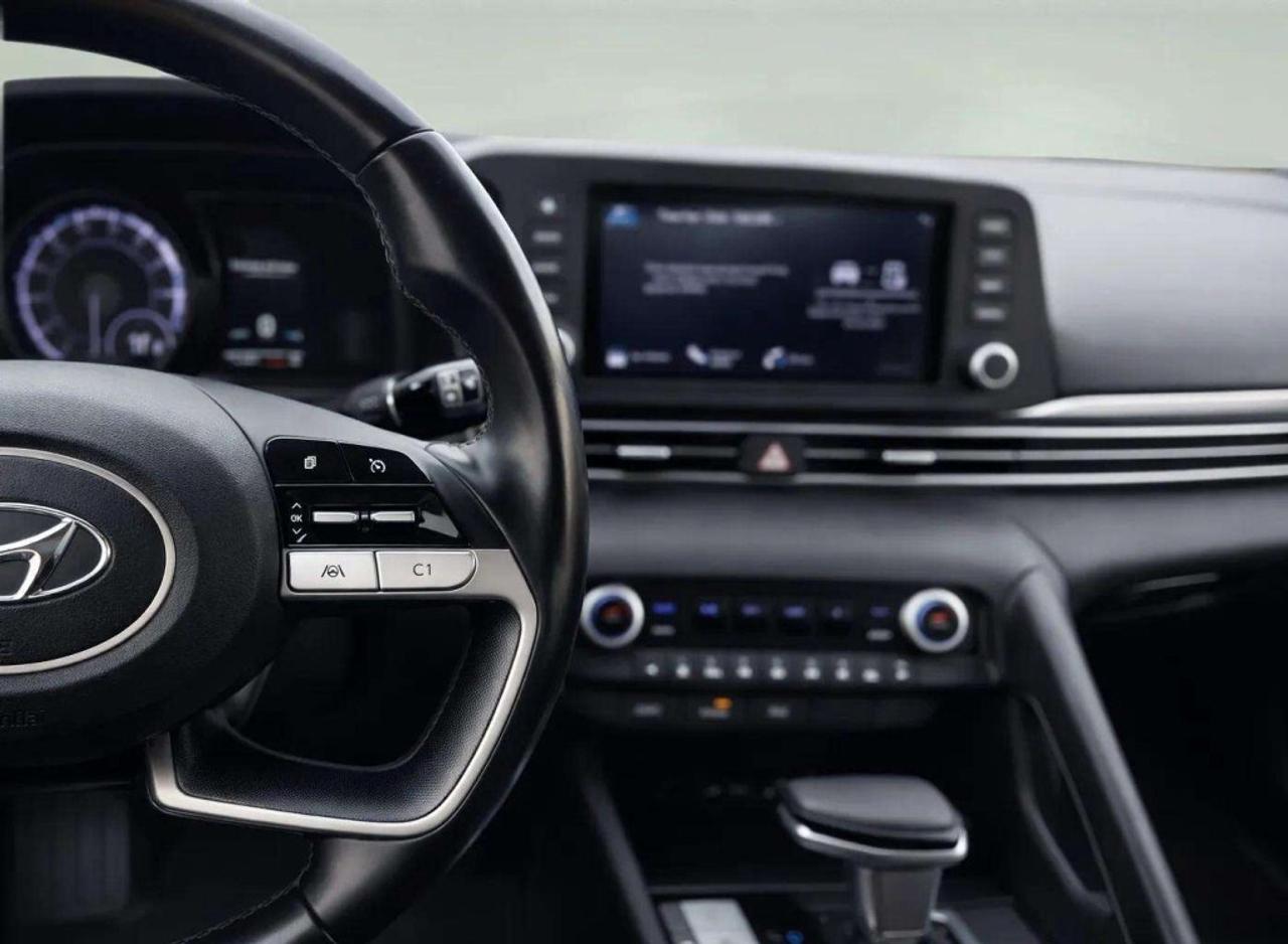 2022 Hyundai Elantra Hybrid Preferred Photo