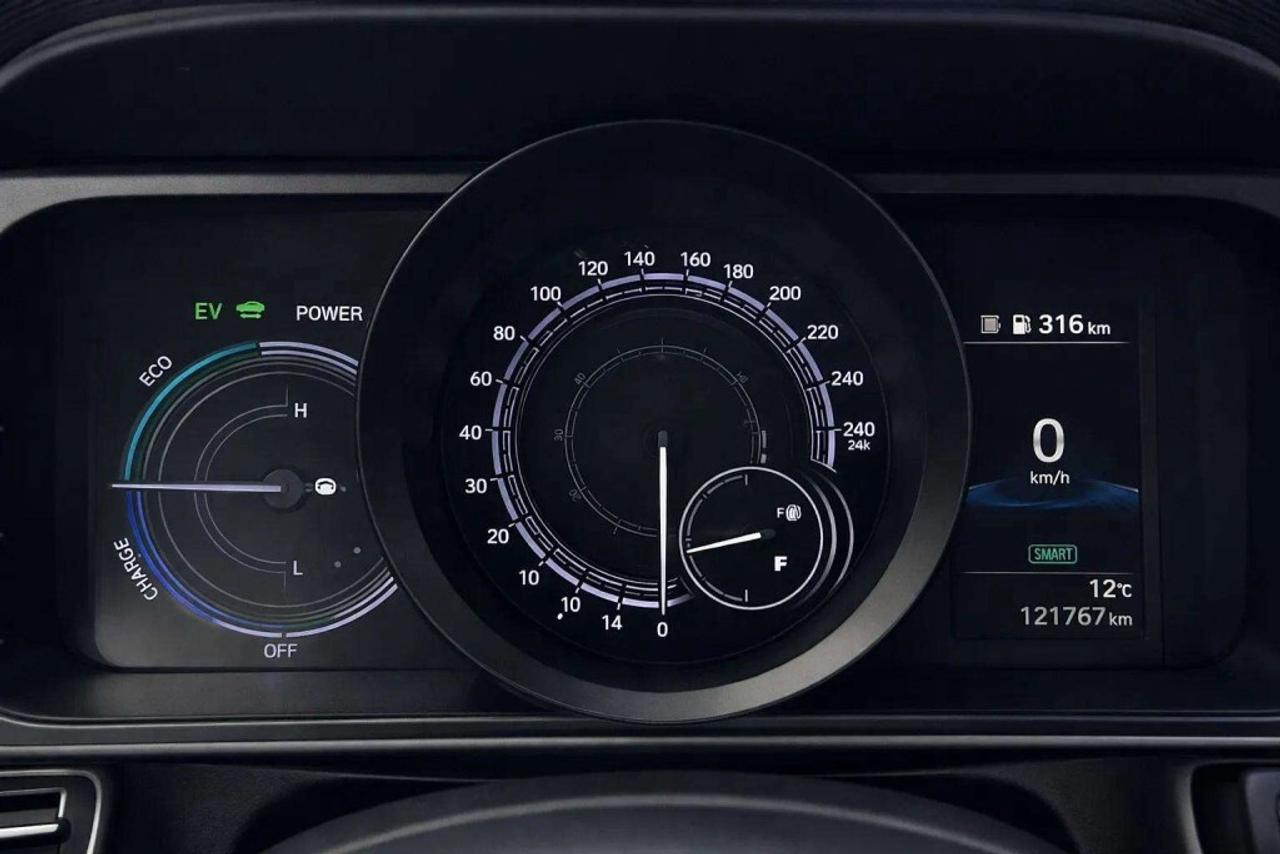 2022 Hyundai Elantra Hybrid Preferred Photo